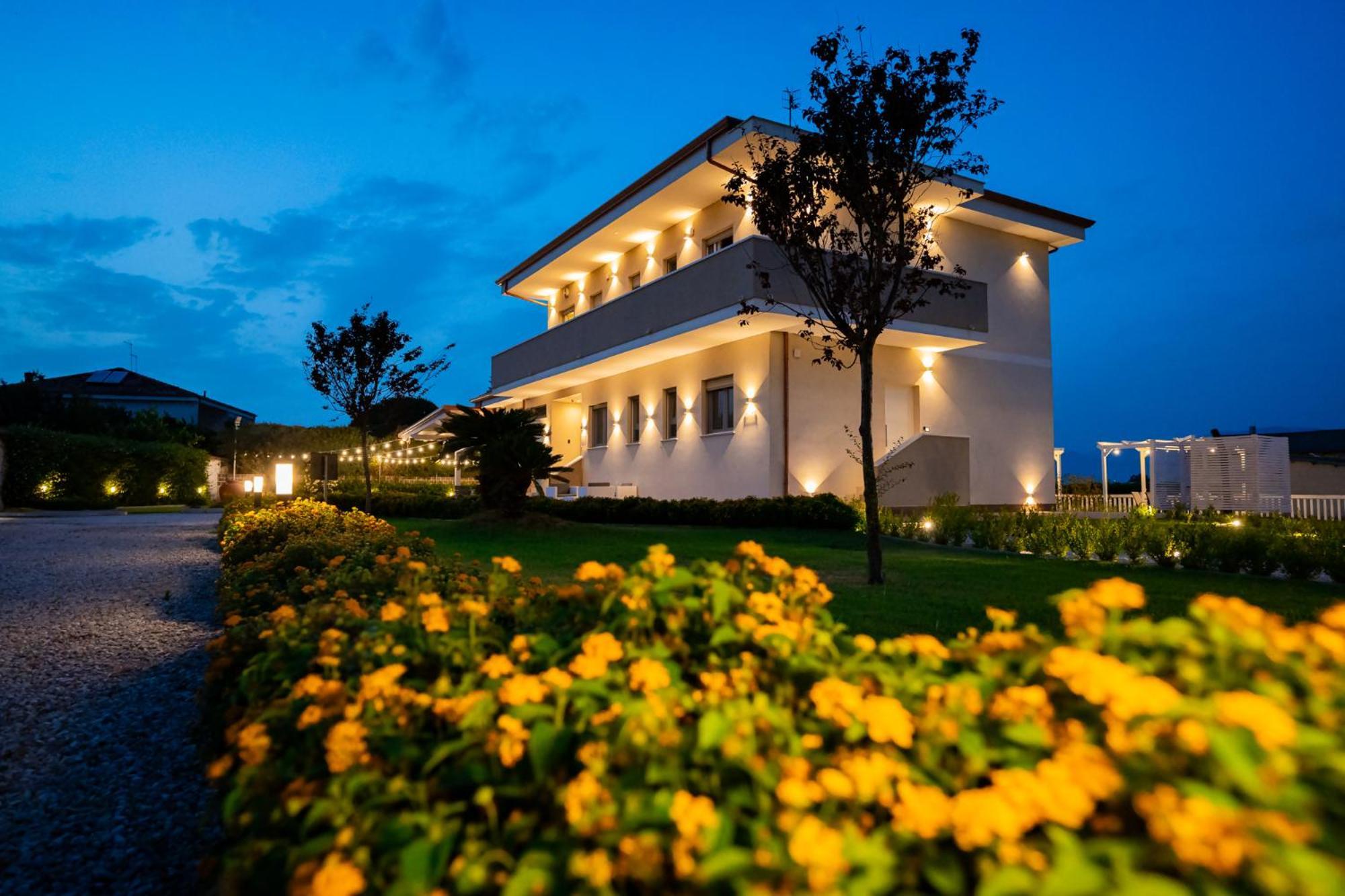 Villa Zefiro Suites & Events Battipaglia Exterior foto